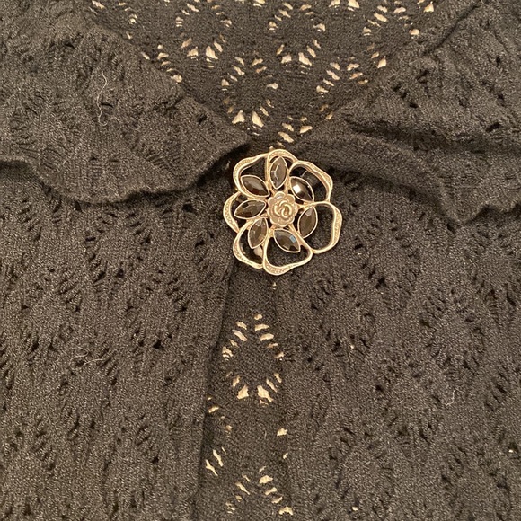 NWT.  Tequila Solo Aigle Soft Black Open Knit Sweater with Flower Pin 4 closure - Picture 9 of 14